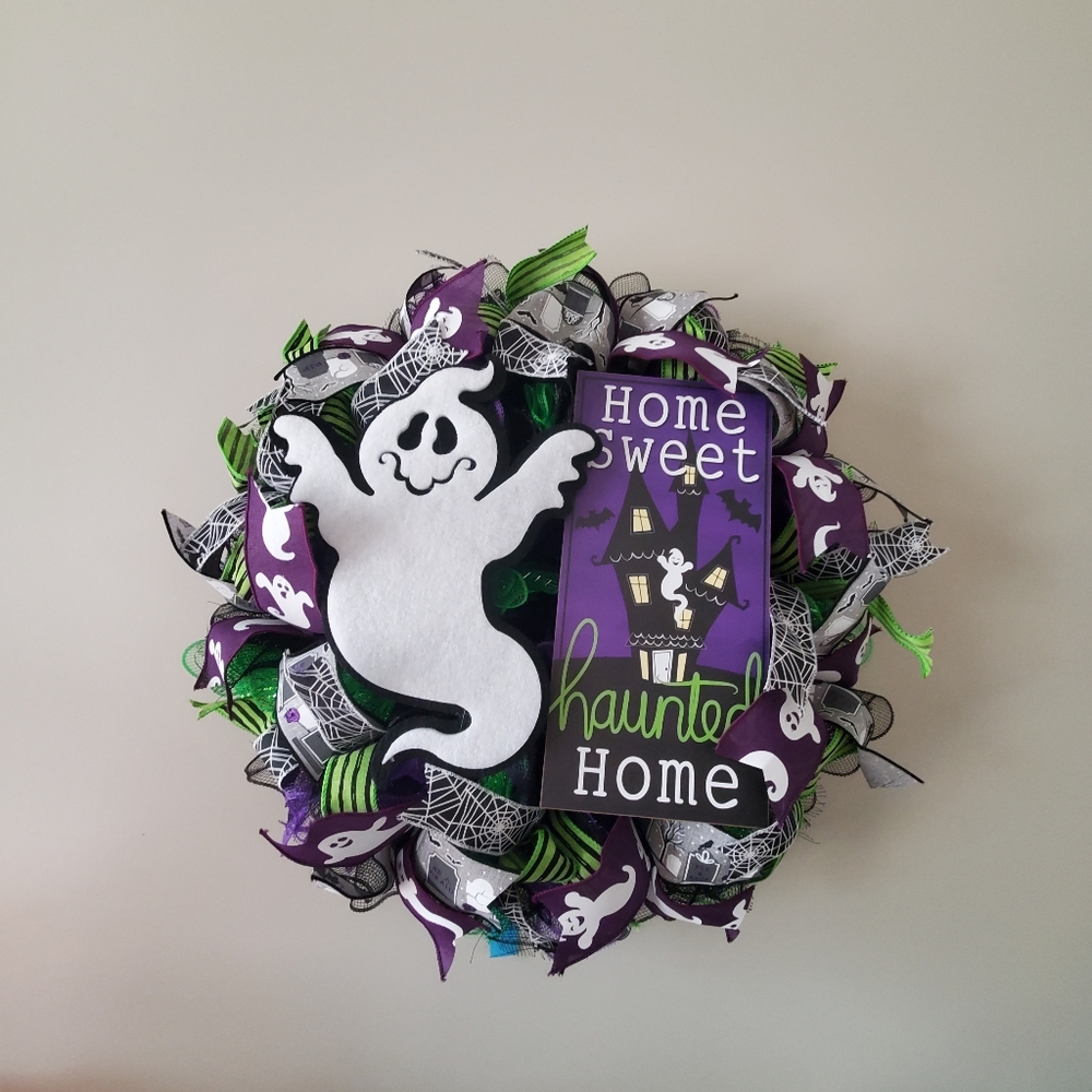 Gorgeous Haunted Home Ghost Wreath-New
